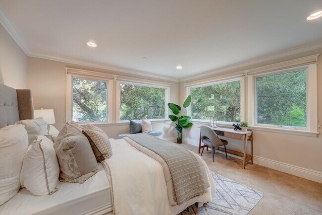 Building Photo - 140 Emerald Estates Ct