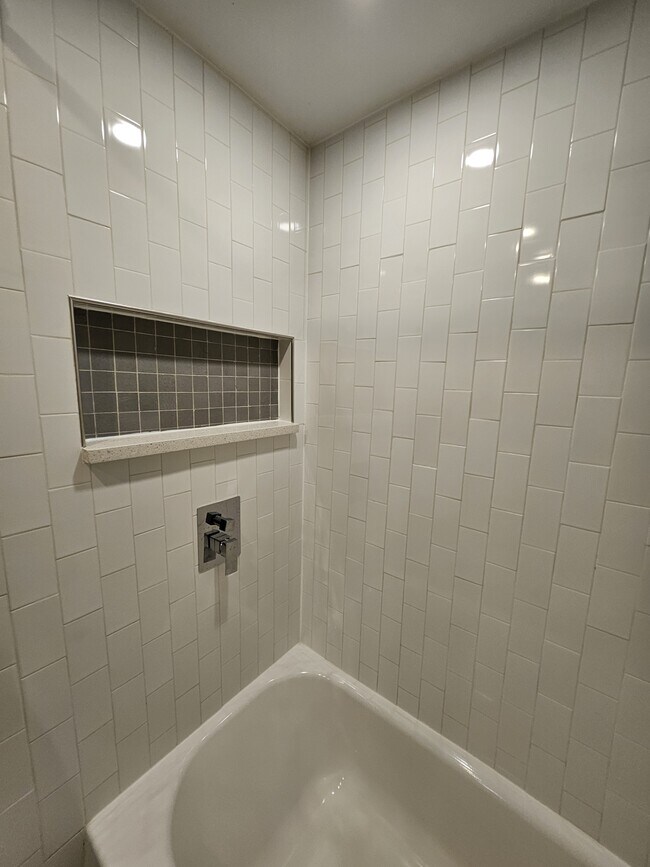 Building Photo - 317 Homeland Southway