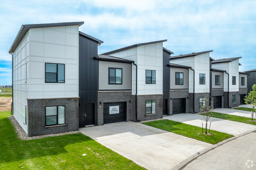 Primary Photo - Rialto Townhomes