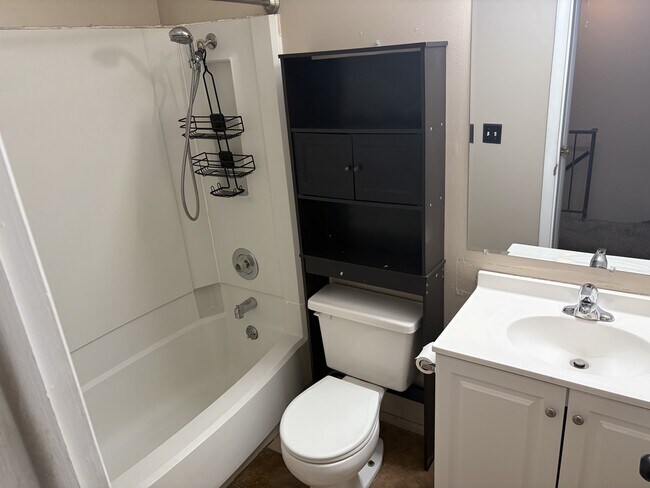 Building Photo - 195 S Fort Ln