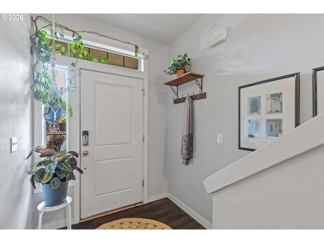 Building Photo - Spacious 3 Bedroom Townhome with Stainless Steel Appliances, Attached Garage & Open Layout