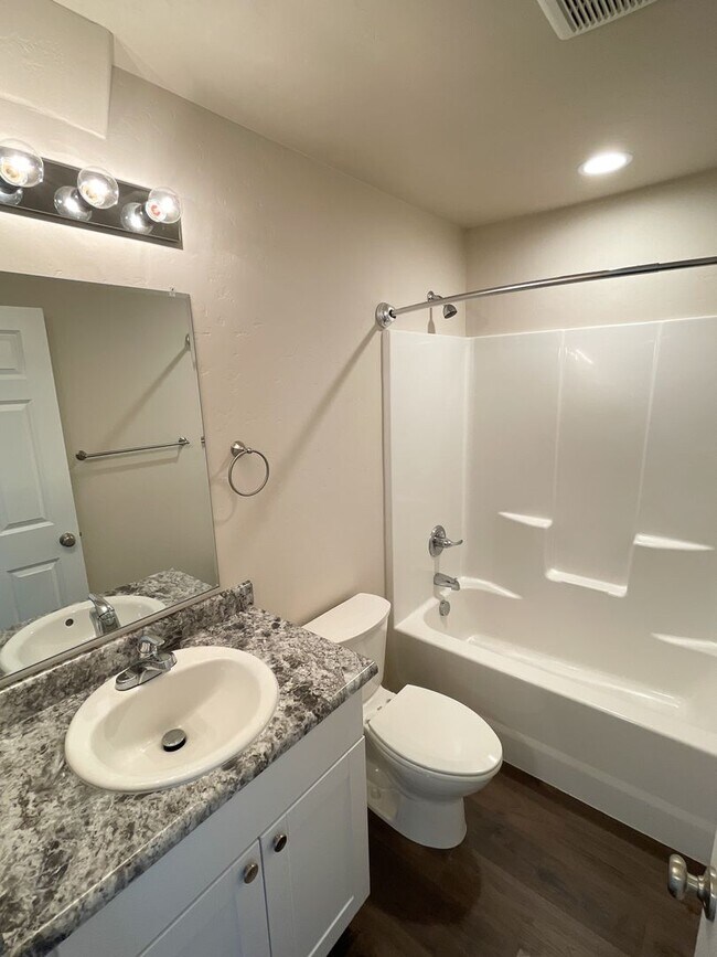 Building Photo - 275 Rickenbacker Ave