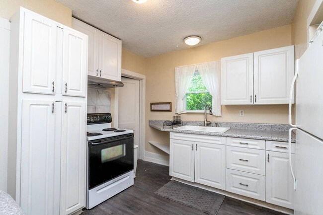 Building Photo - Cute, central columbia home for rent!