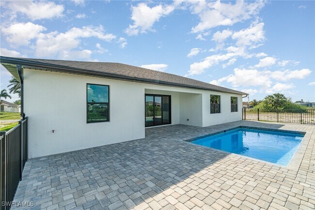 Building Photo - 534 NW 18th Pl