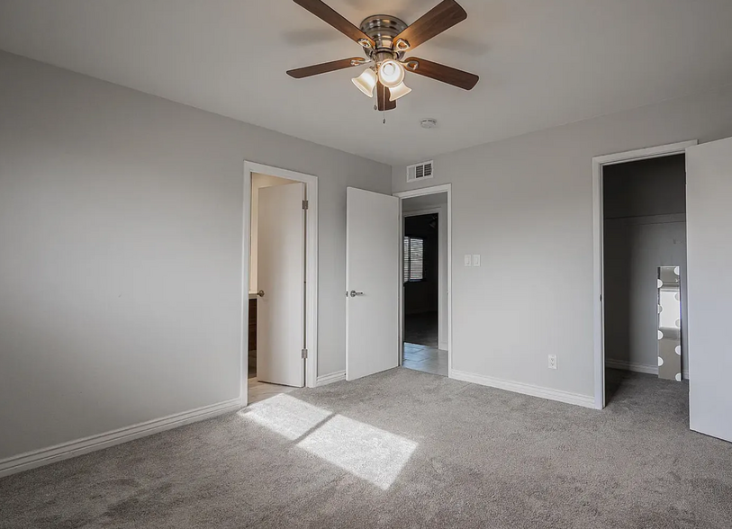 Building Photo - 111 E Pebble Beach Dr