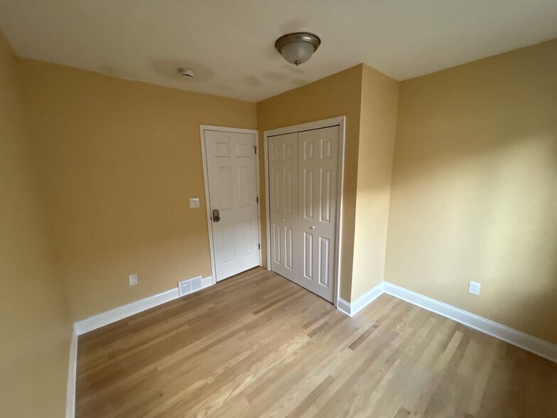 Building Photo - 17409 Warrington Dr