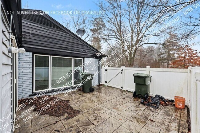 Building Photo - 2839 W Avon Rd