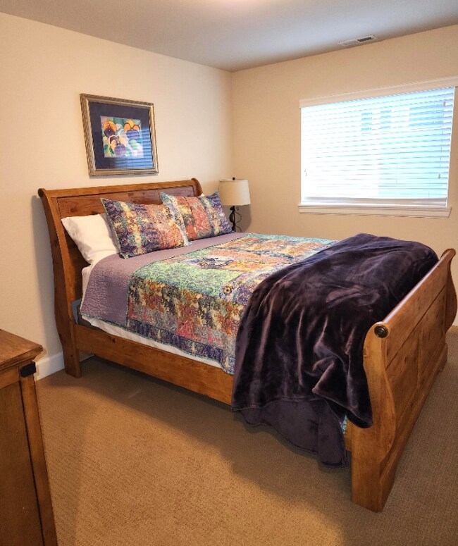 Building Photo - 15353 SE Granite Dr