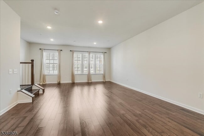 Building Photo - 27 Gala Ct