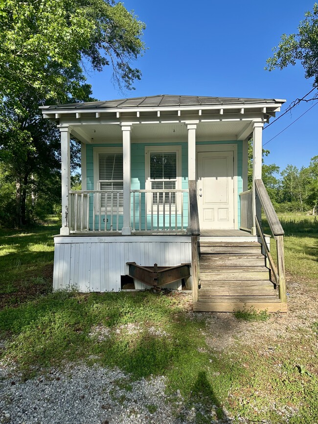 Building Photo - 48071 Laura Rogers Rd