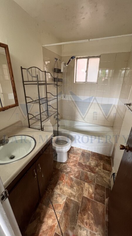 Building Photo - 710 Downey St