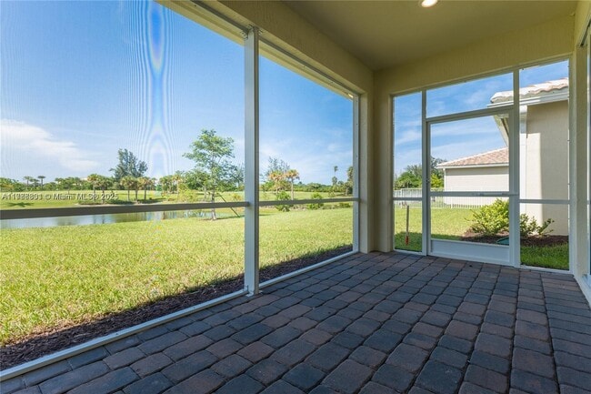 Building Photo - 3701 Greenway Dr