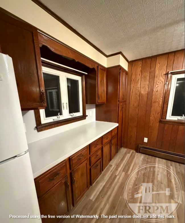 Building Photo - 318 Wood St