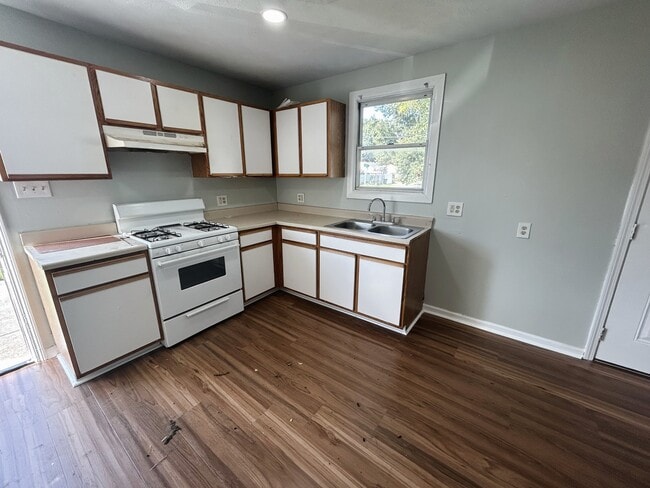 Building Photo - 2501 Delille St