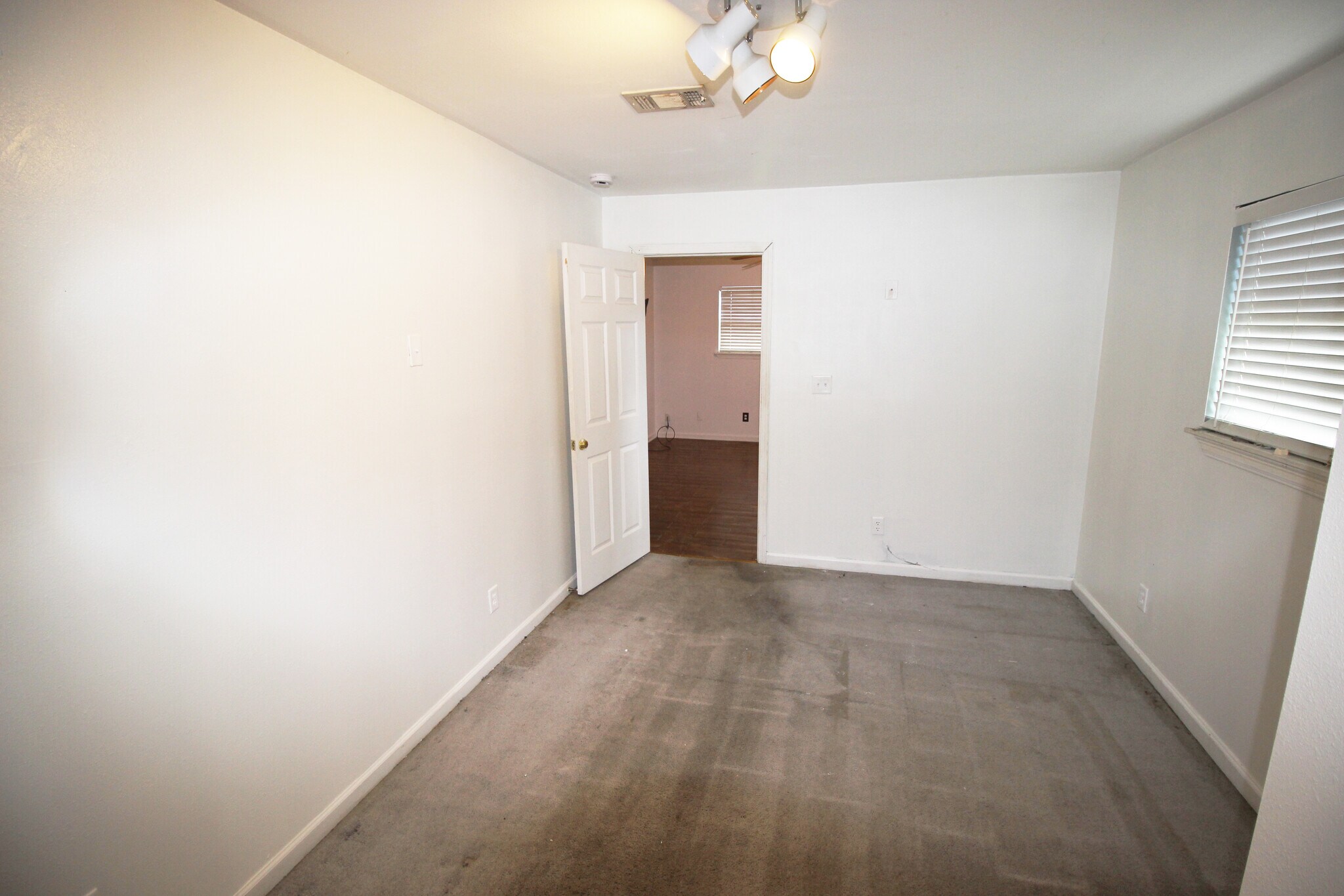 Building Photo - 3014 Metropolitan St