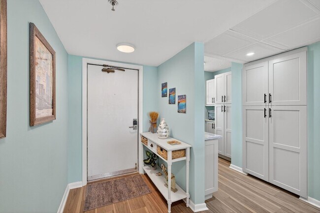 Building Photo - 9650 S Ocean Dr