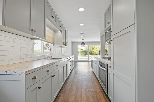 Building Photo - Lovely La Mirada Home