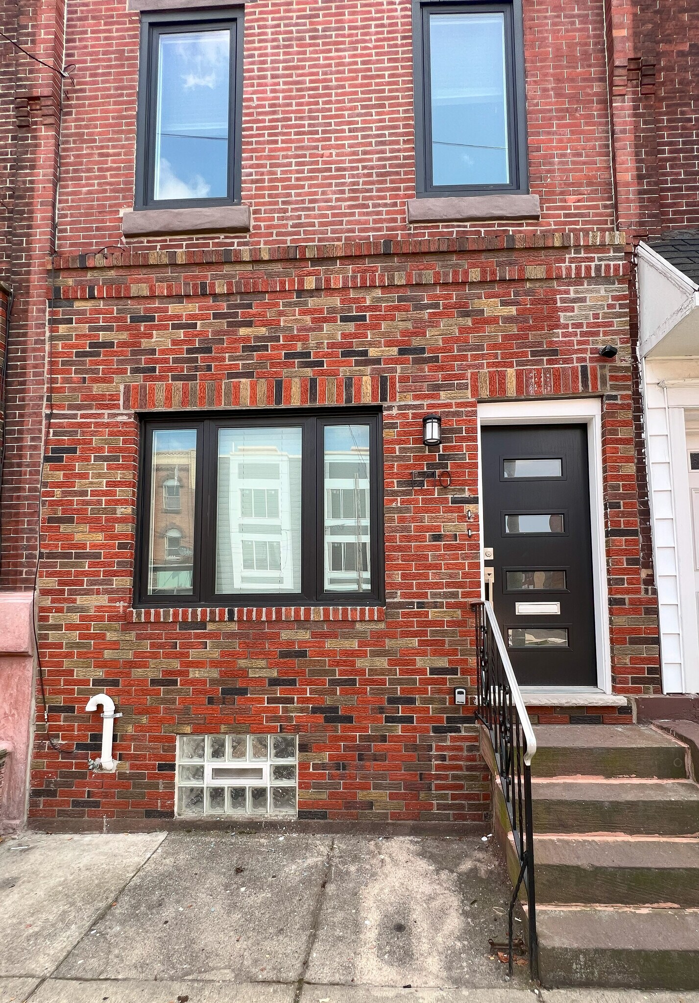 Building Photo - 1710 Snyder Ave