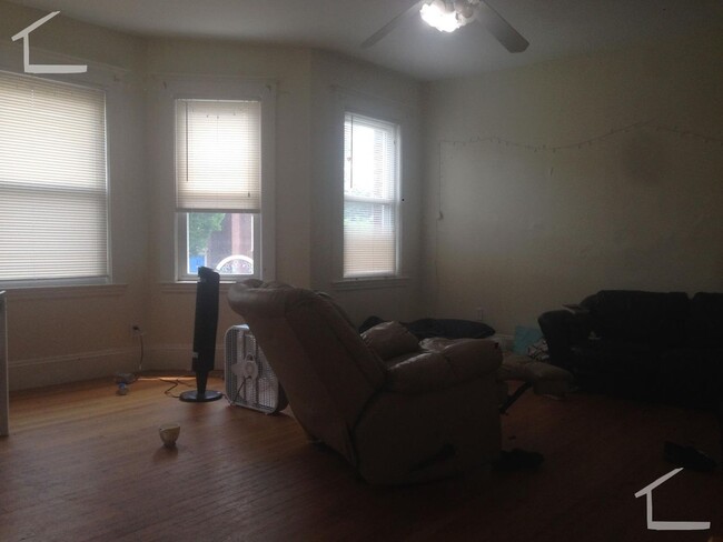 Building Photo - Brighton/Cleveland Circle 4 Bed Available ...