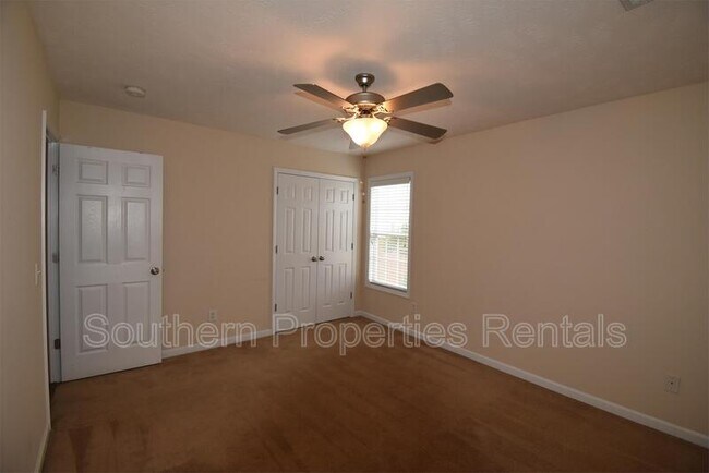 Building Photo - 89 Person Ct