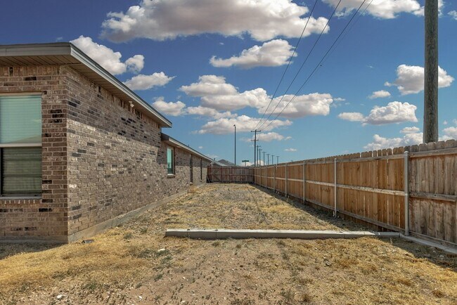 Building Photo - 9044 Antelope Ave