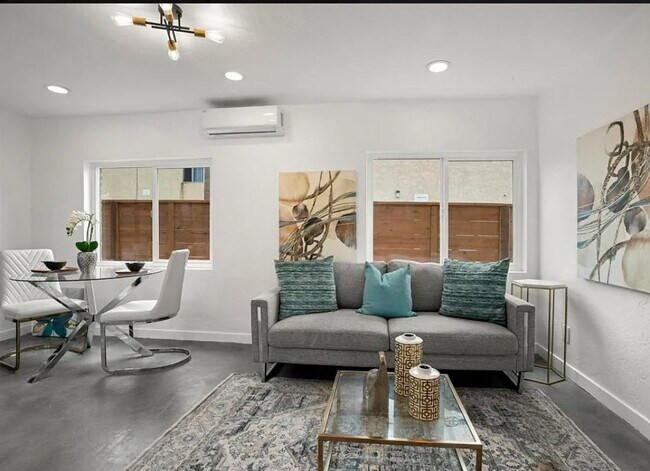 Building Photo - Swift