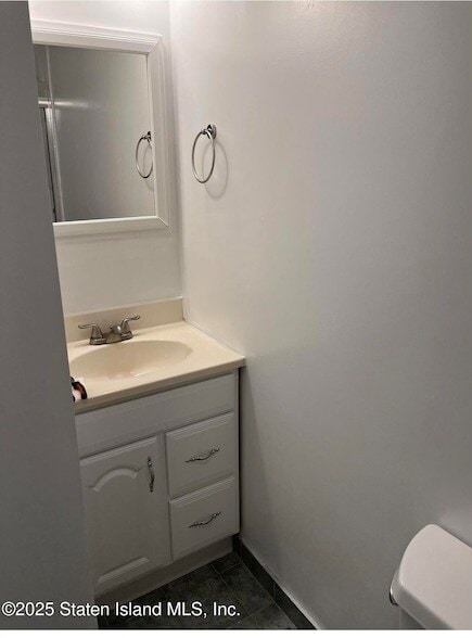 Building Photo - 384 Purdy Ave