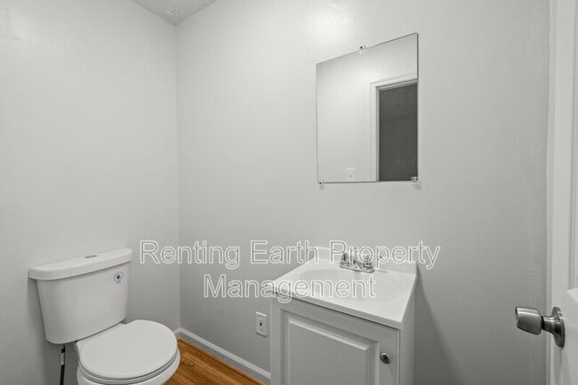 Building Photo - 2005 Snavely Ave SW