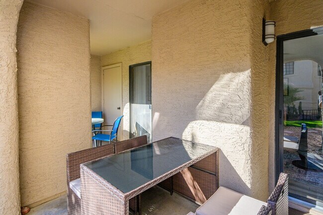 Building Photo - 9695 N 93rd Way