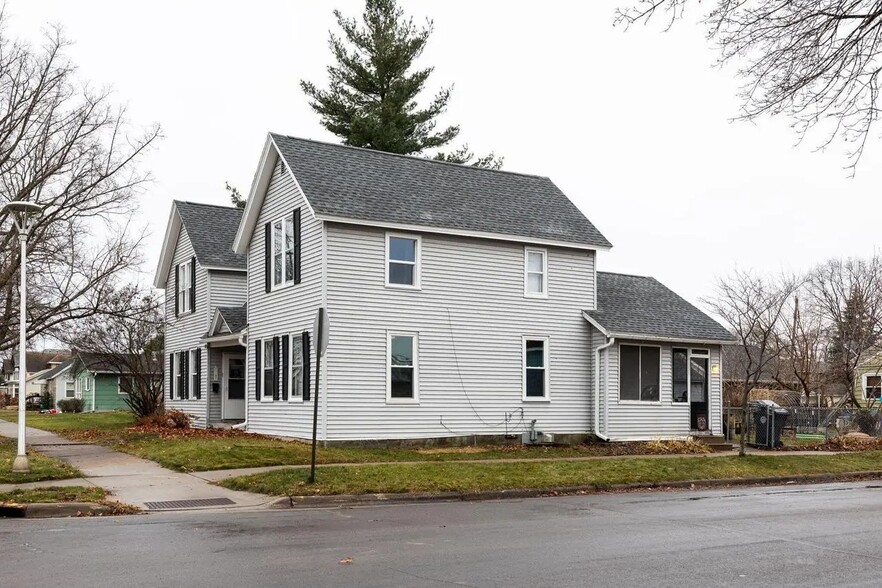 Building Photo - 1202 5th Ave S