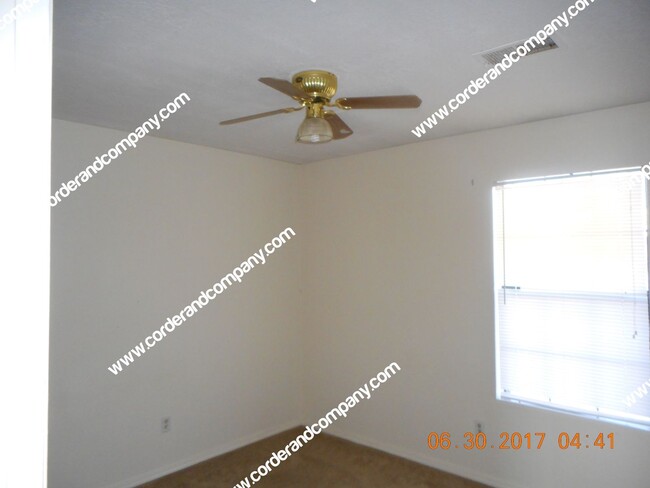 Building Photo - Nice 3 Bedrooms, 1 3/4 Bathroom, 2 Car Gar...