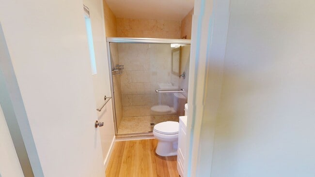 Building Photo - Open Concept Townhouse | Vinyl Plank Flooring