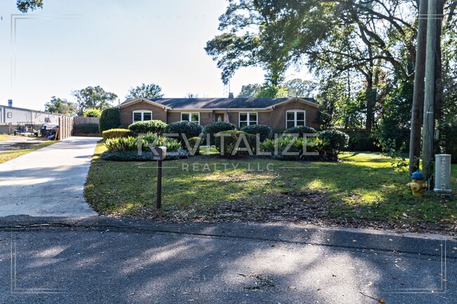 Building Photo - Stunning 3 Bedroom/2 Bathroom Home in Mobi...