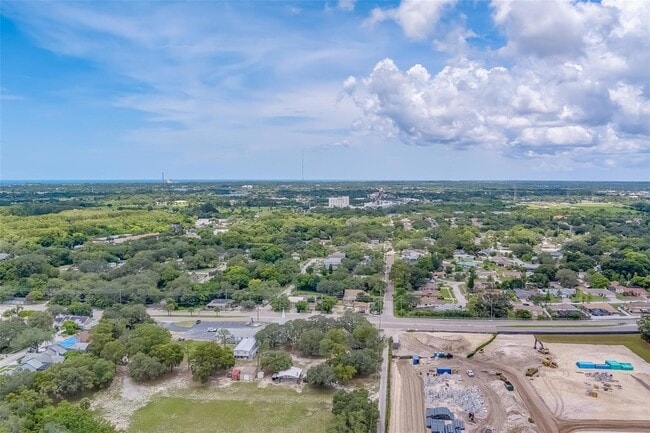 Building Photo - 1950 Lillian Ave