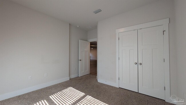 Building Photo - 3333 Southwind Dr