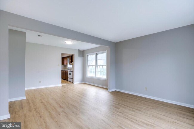 Building Photo - 322 Clay St