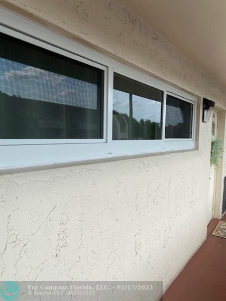 Building Photo - 9220 S Hollybrook Lake Dr