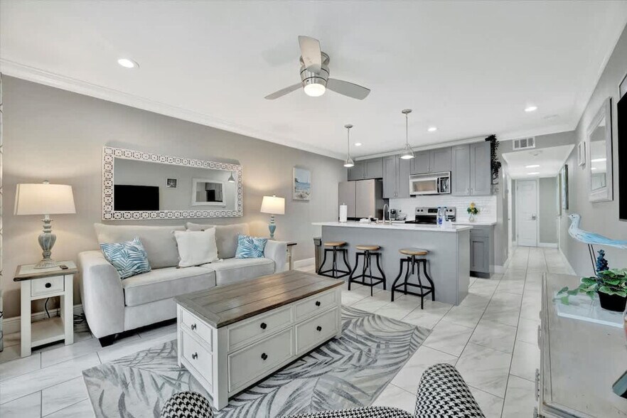 Building Photo - 2506 N Rocky Point Dr