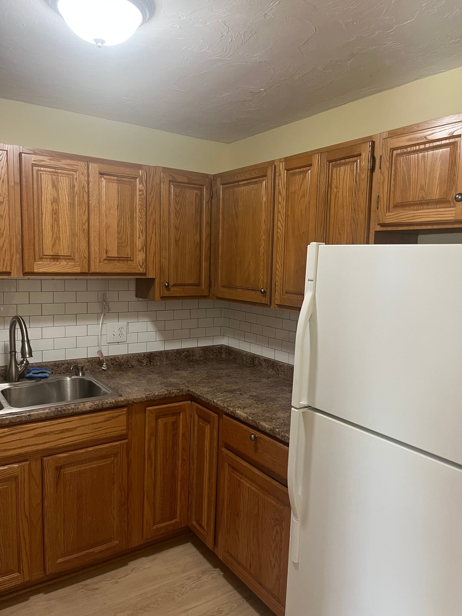 Building Photo - 48 Hobart Ln