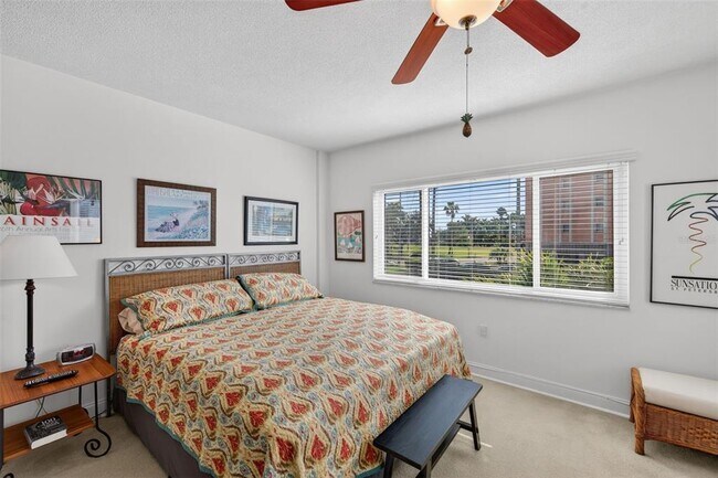 Building Photo - 1200 N Shore Dr NE