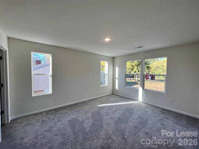 Building Photo - 574 N Broad St