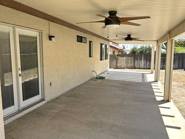 Building Photo - 13635 Elm St