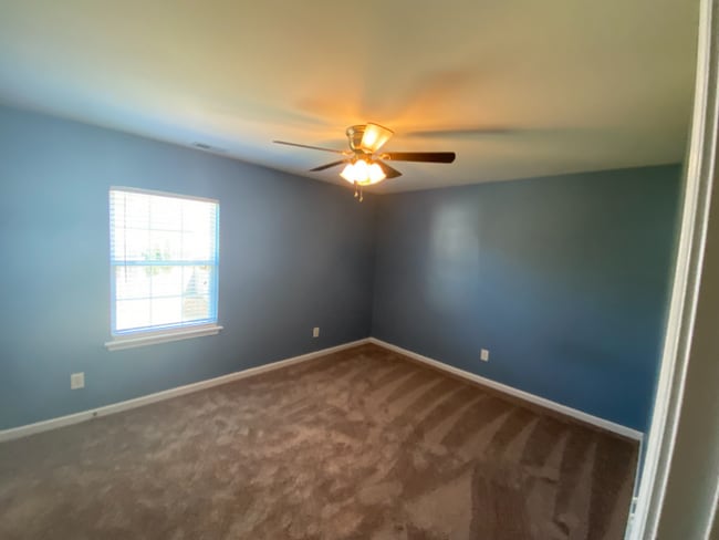 Building Photo - 105 Saltybrook Ln