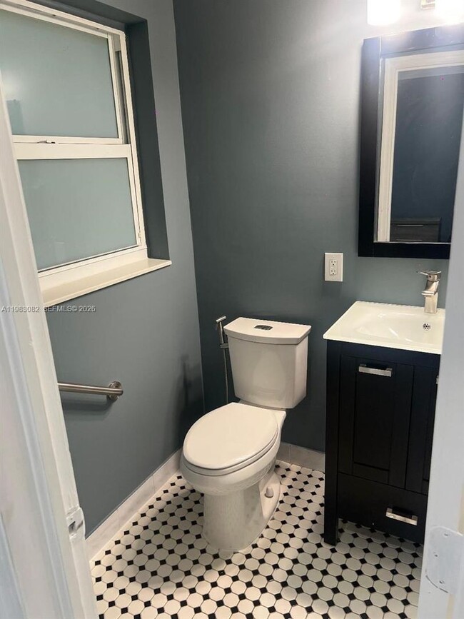 Building Photo - 1430 Polk St