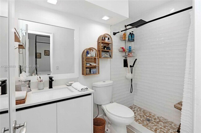 Building Photo - 3138 Mary St
