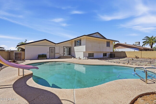 Building Photo - 1628 E Hermosa Dr