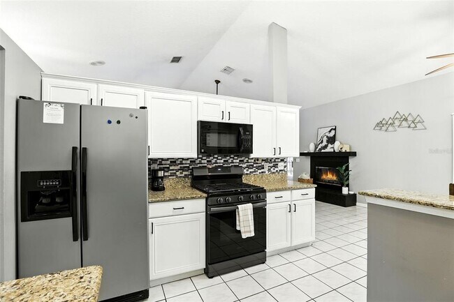 Building Photo - 7708 Eden Park Rd