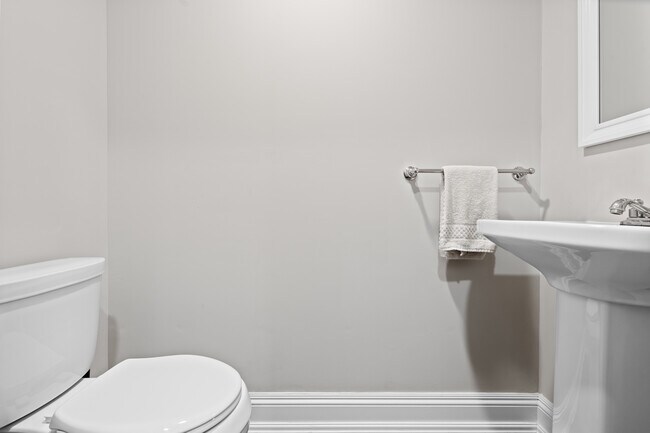 Building Photo - 4 Central Ave