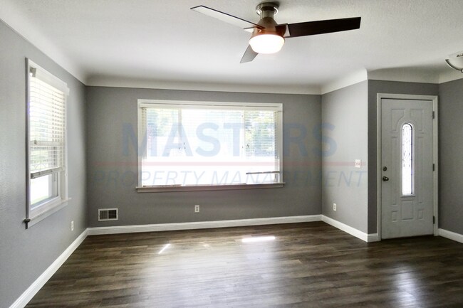 Building Photo - Charming Maumee Rental in a Great Location