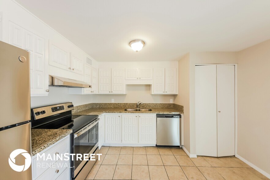 Building Photo - 6343 W Cypress St